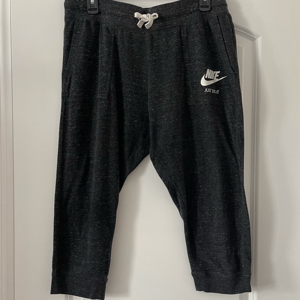XL Nike Crop Pants